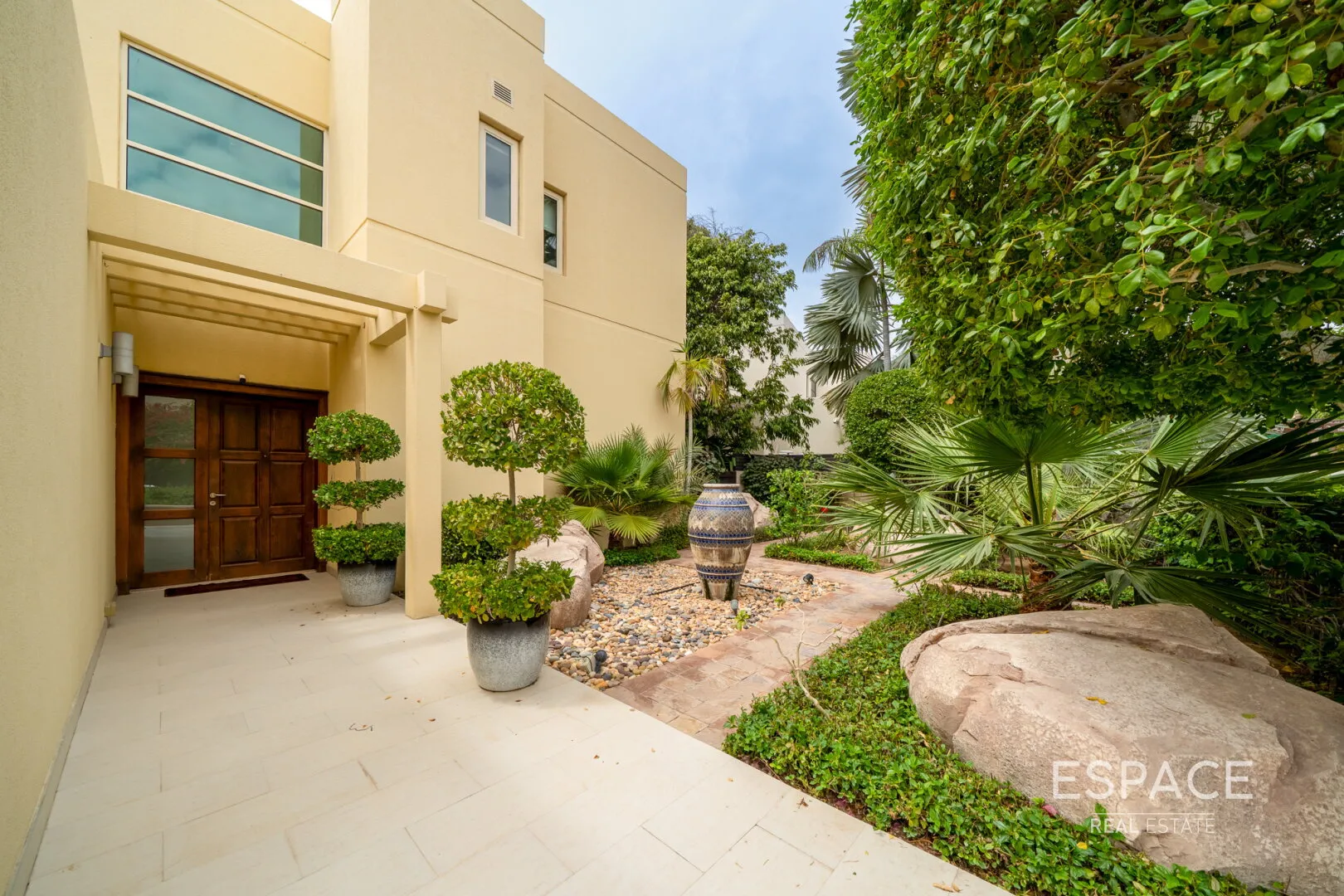 PropertiesGalleryCamera