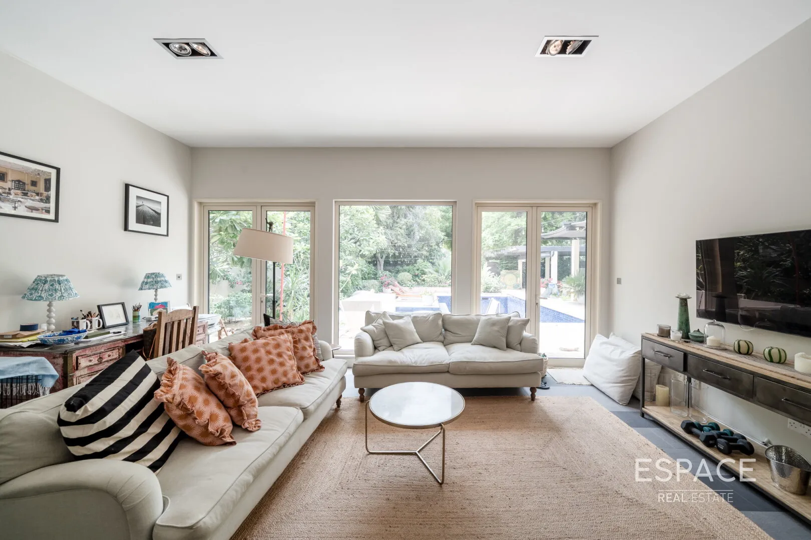 single static gallery