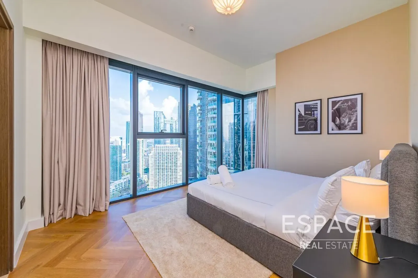 PropertiesGalleryCamera