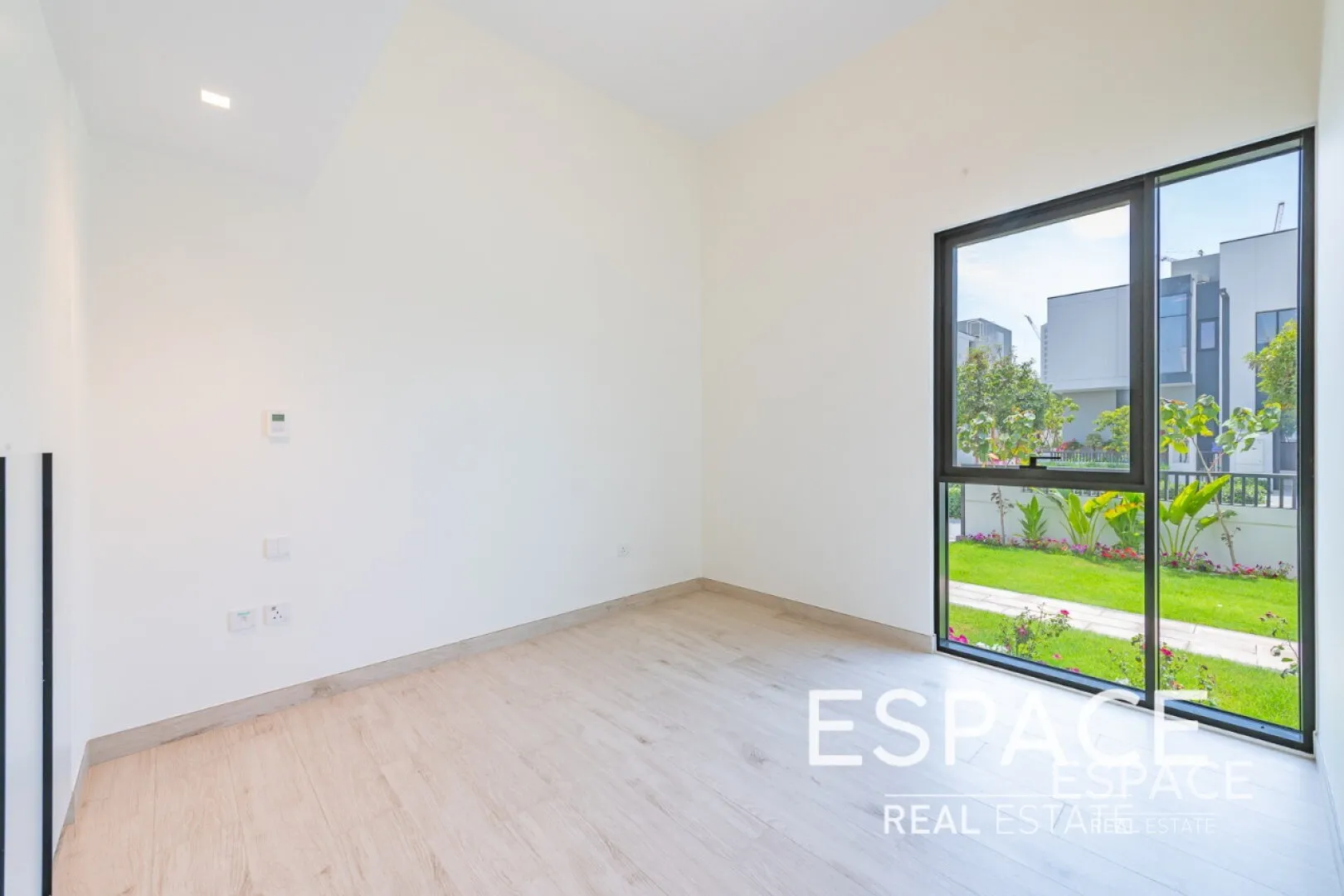 single static gallery