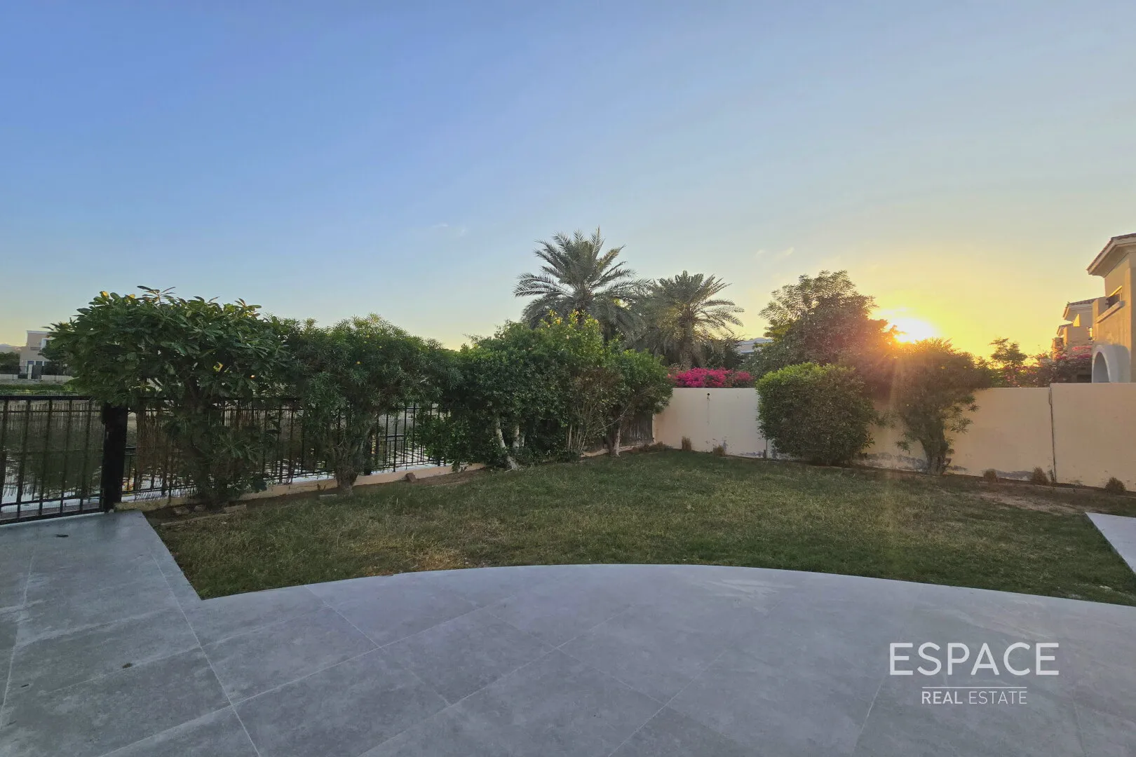 PropertiesGalleryCamera