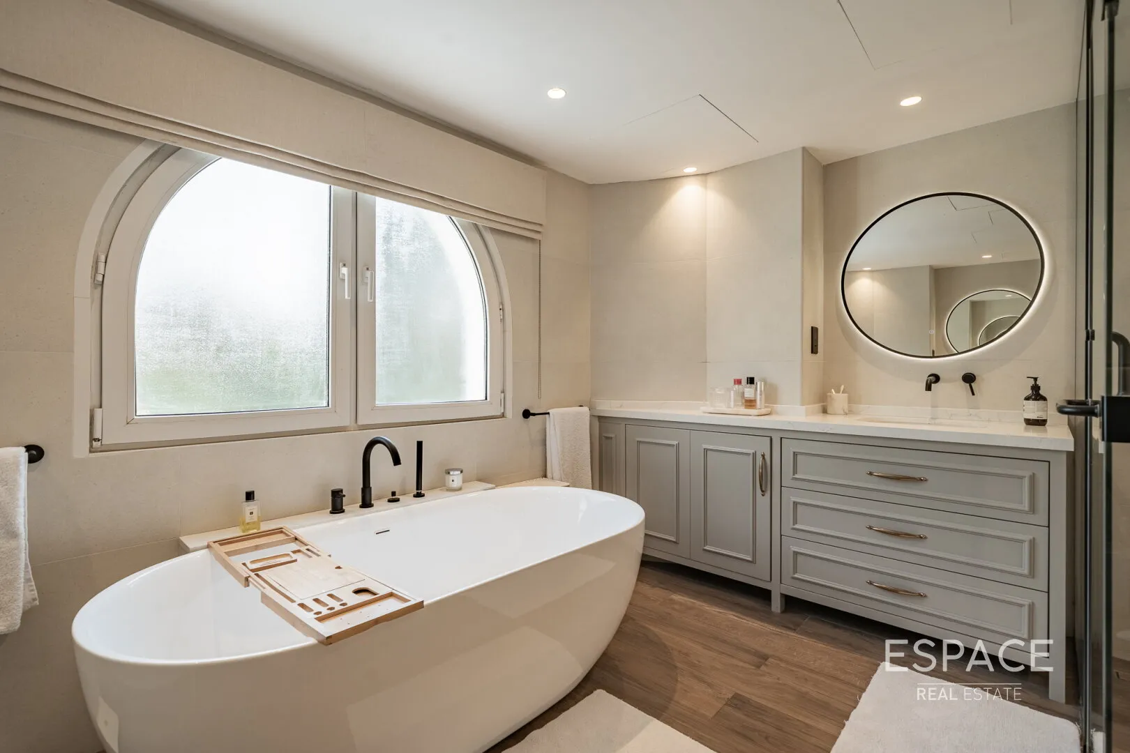 PropertiesGalleryCamera