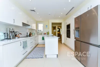 Springs 2, Springs, Dubai - Espace