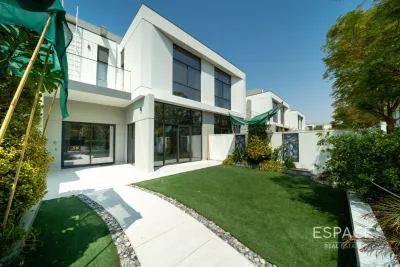 Murooj Al Furjan - East, Al Furjan, Dubai - Espace