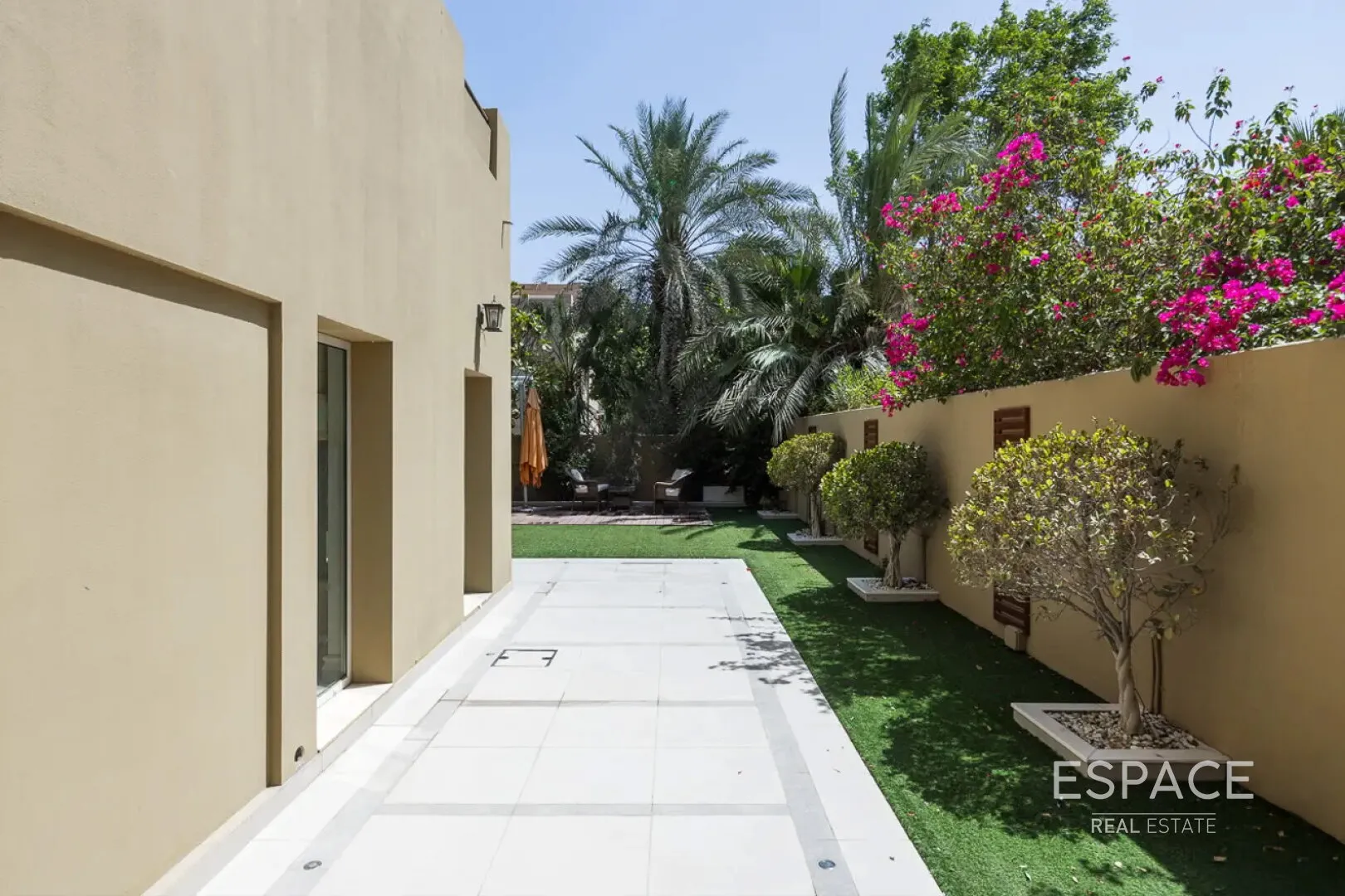 PropertiesGalleryCamera