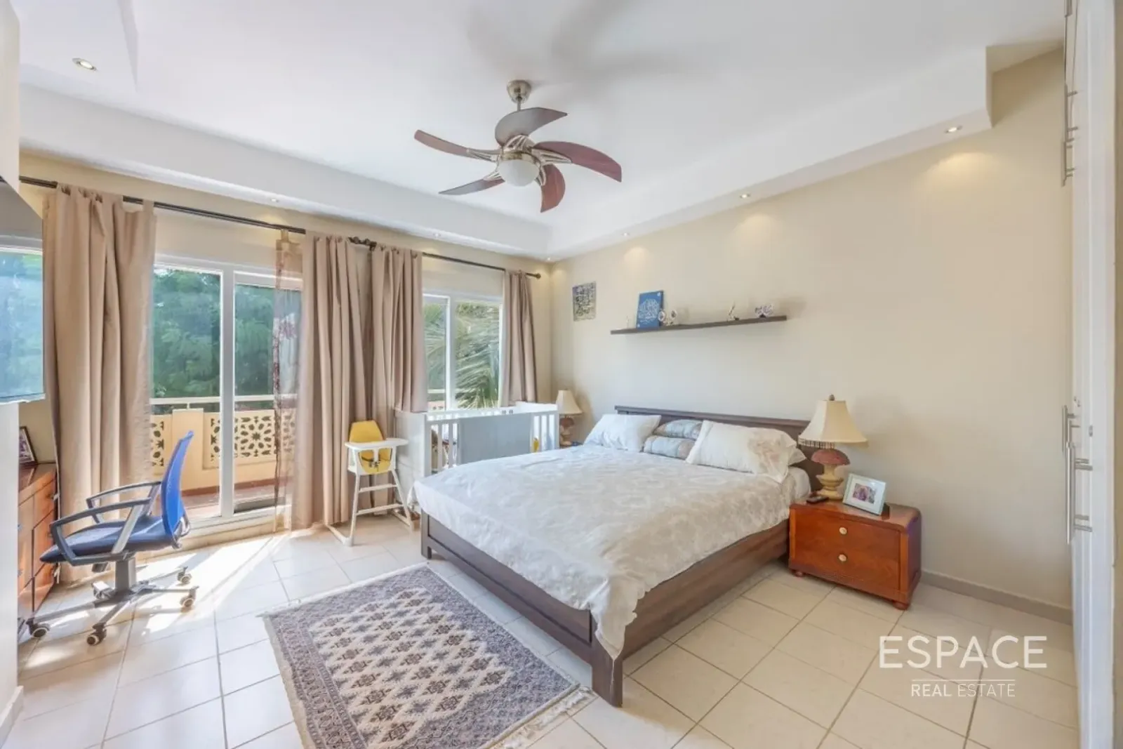 PropertiesGalleryCamera