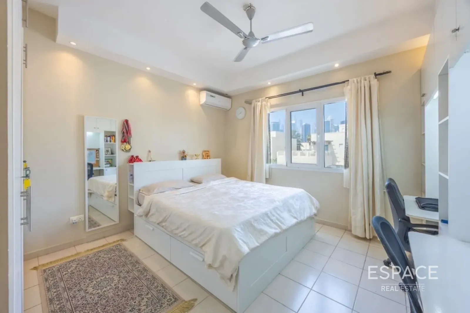 PropertiesGalleryCamera