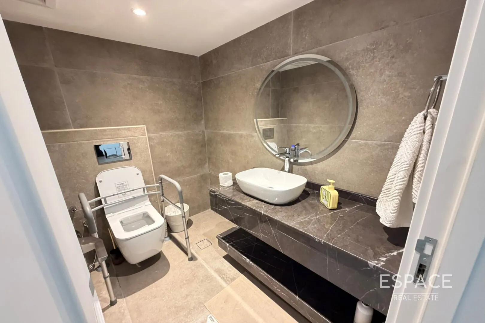 PropertiesGalleryCamera