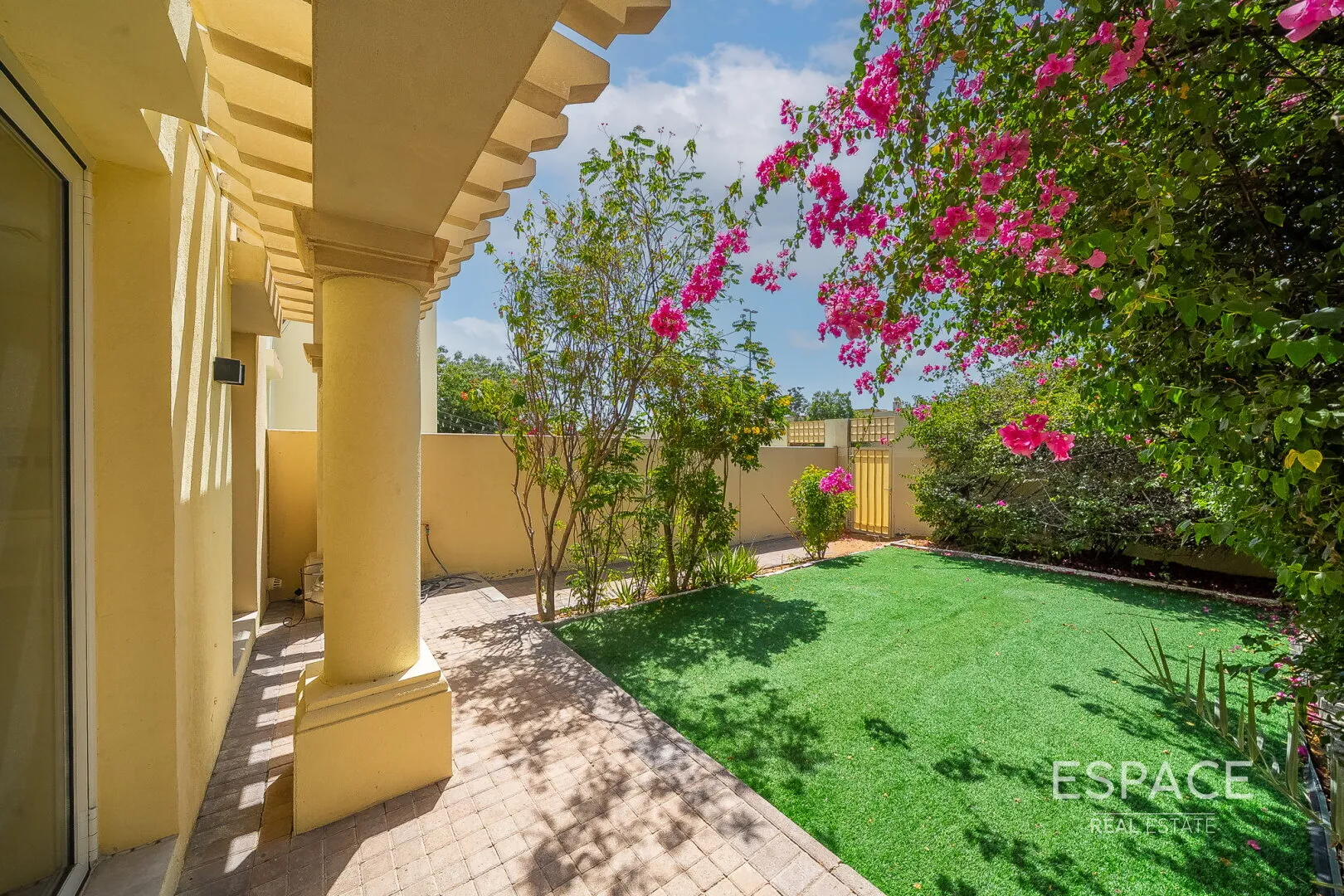 PropertiesGalleryCamera