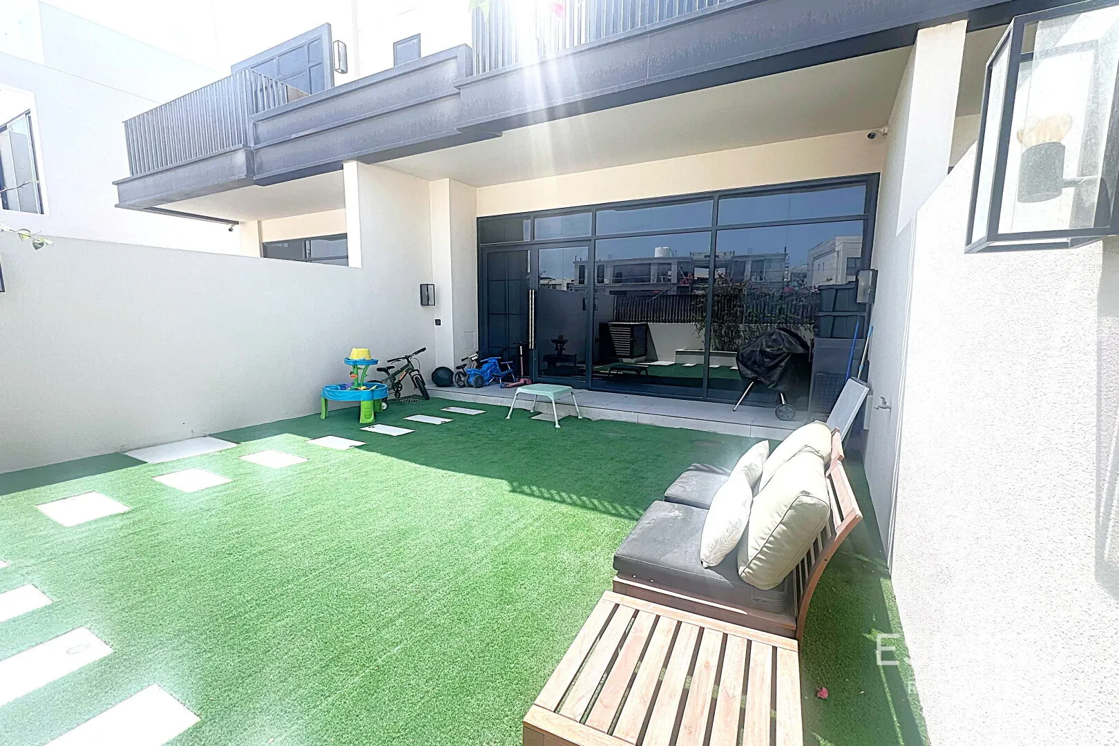 PropertiesGalleryCamera