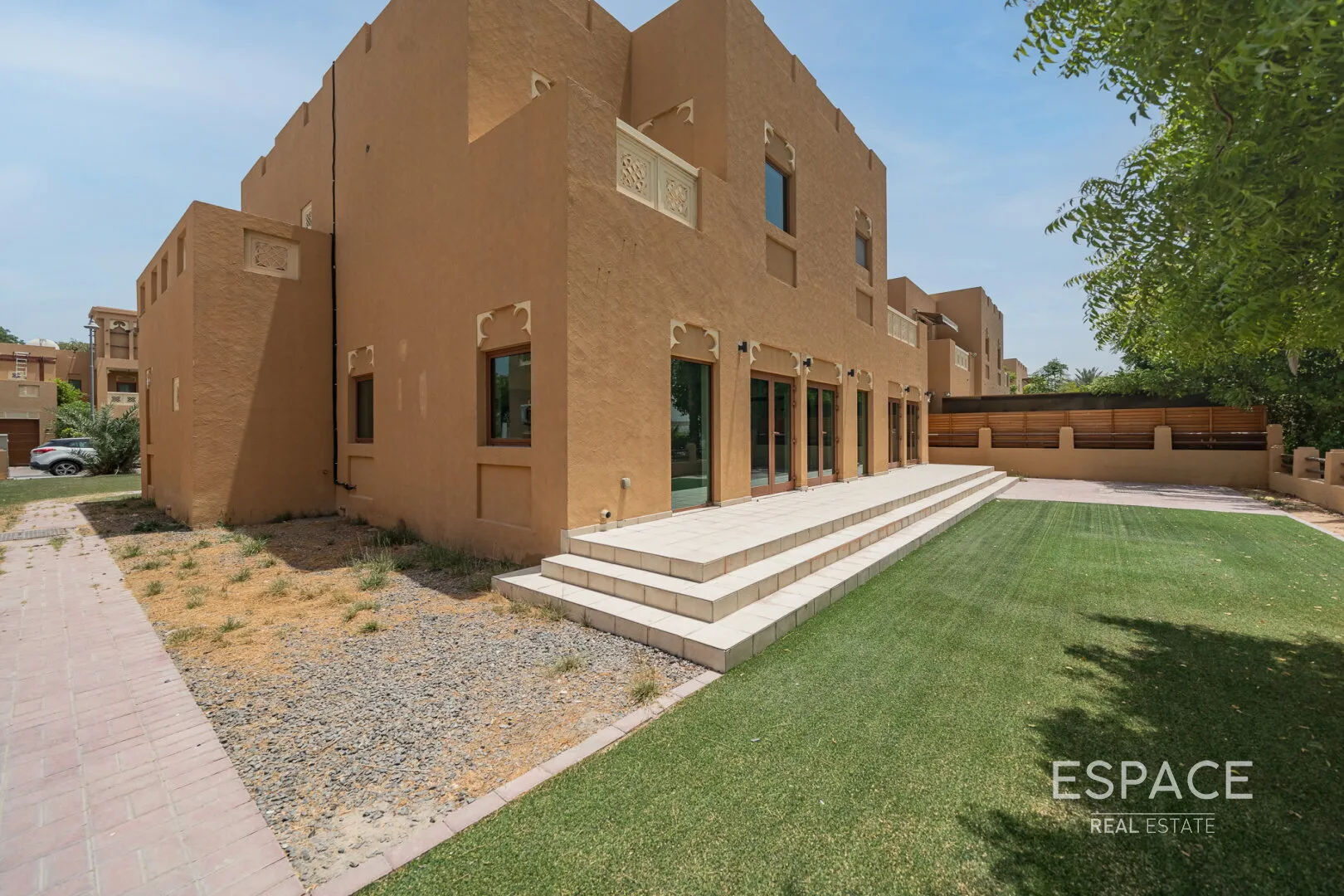 PropertiesGalleryCamera