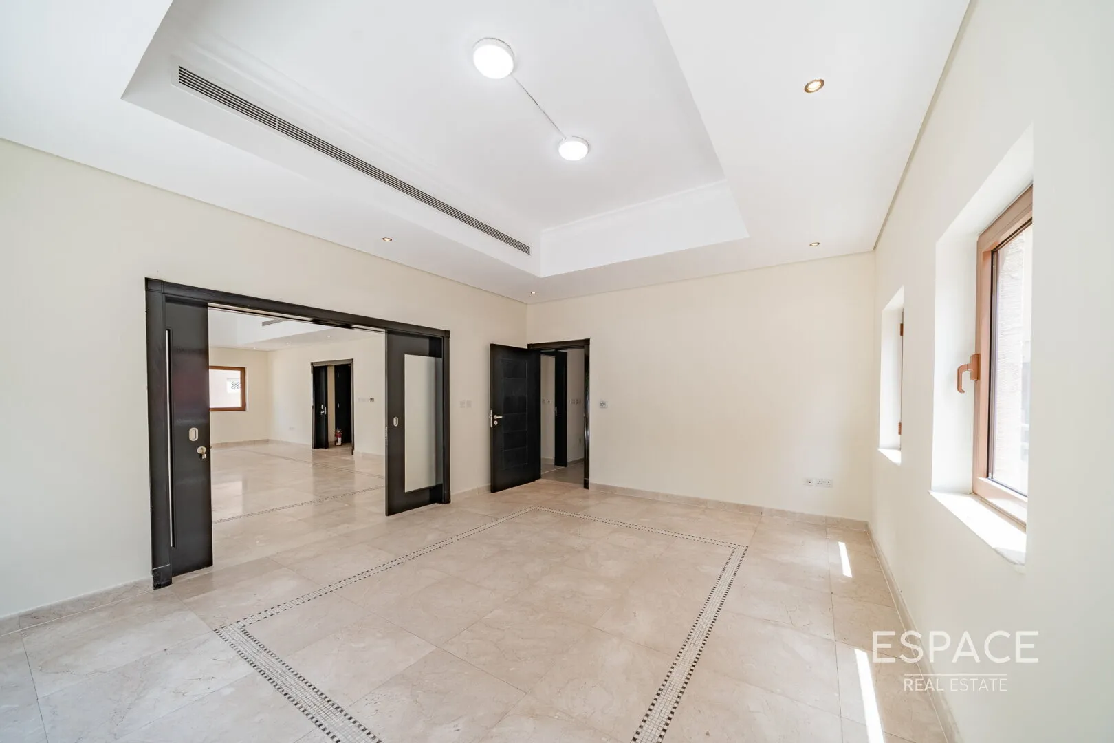 single static gallery