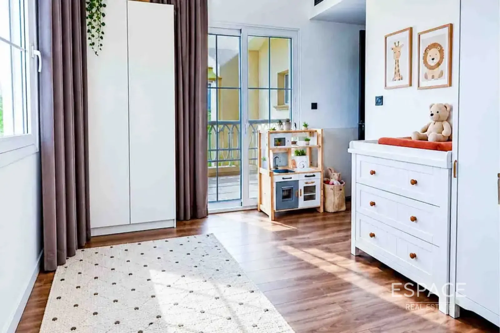 PropertiesGalleryCamera