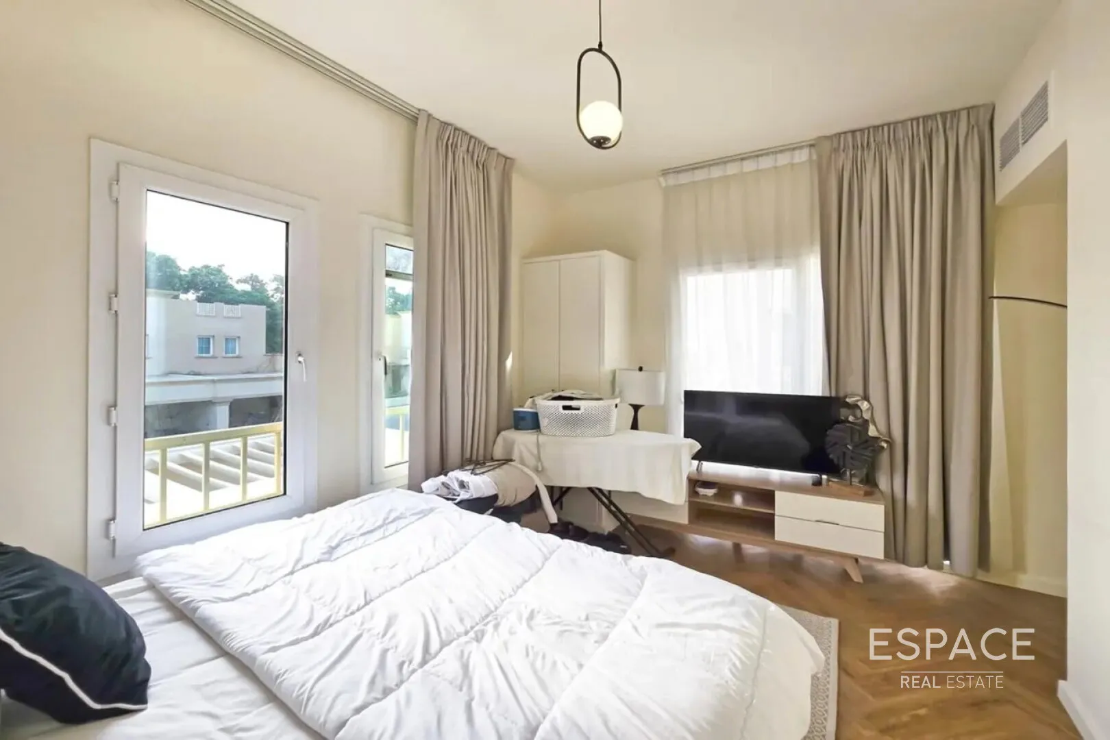 PropertiesGalleryCamera