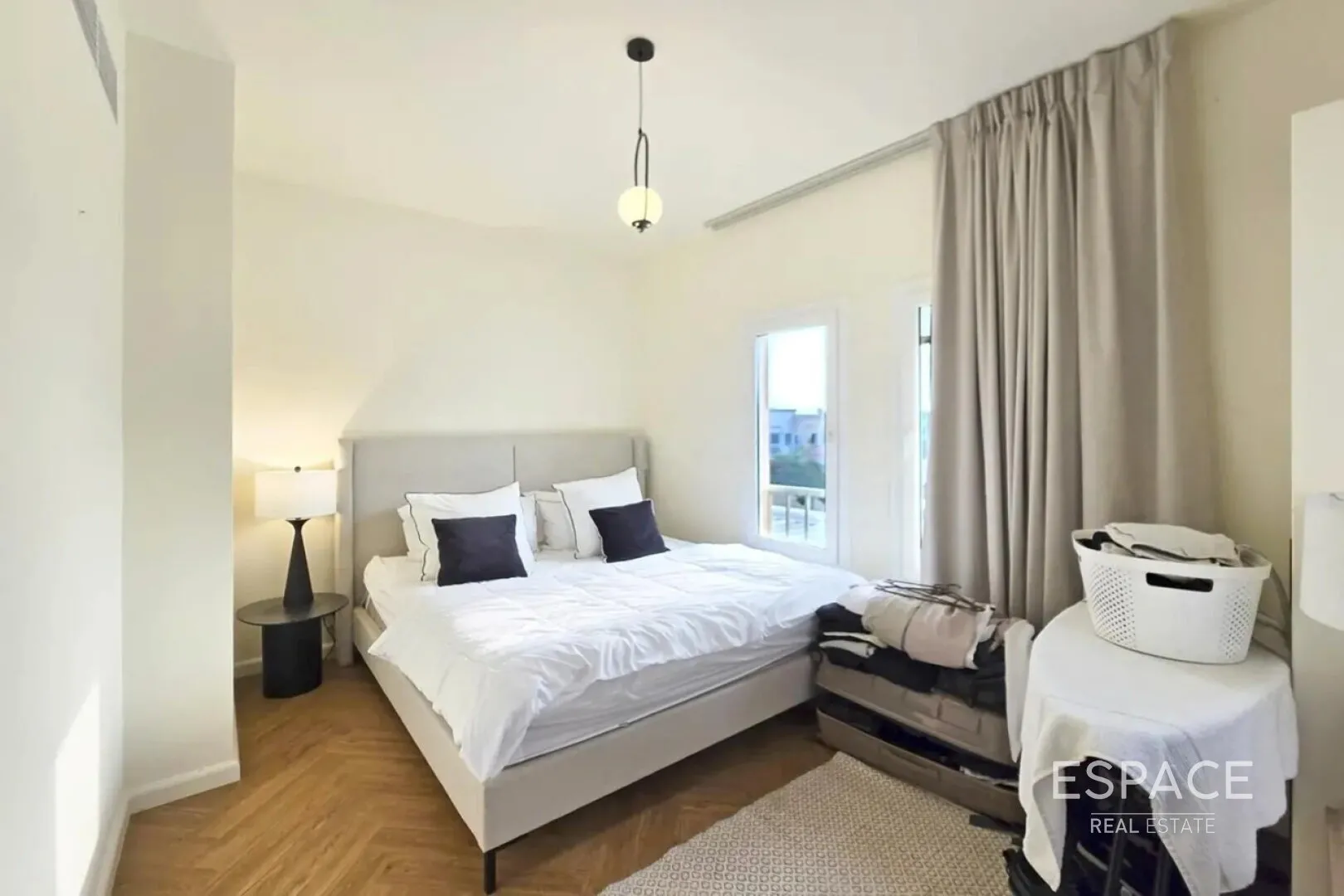 single static gallery