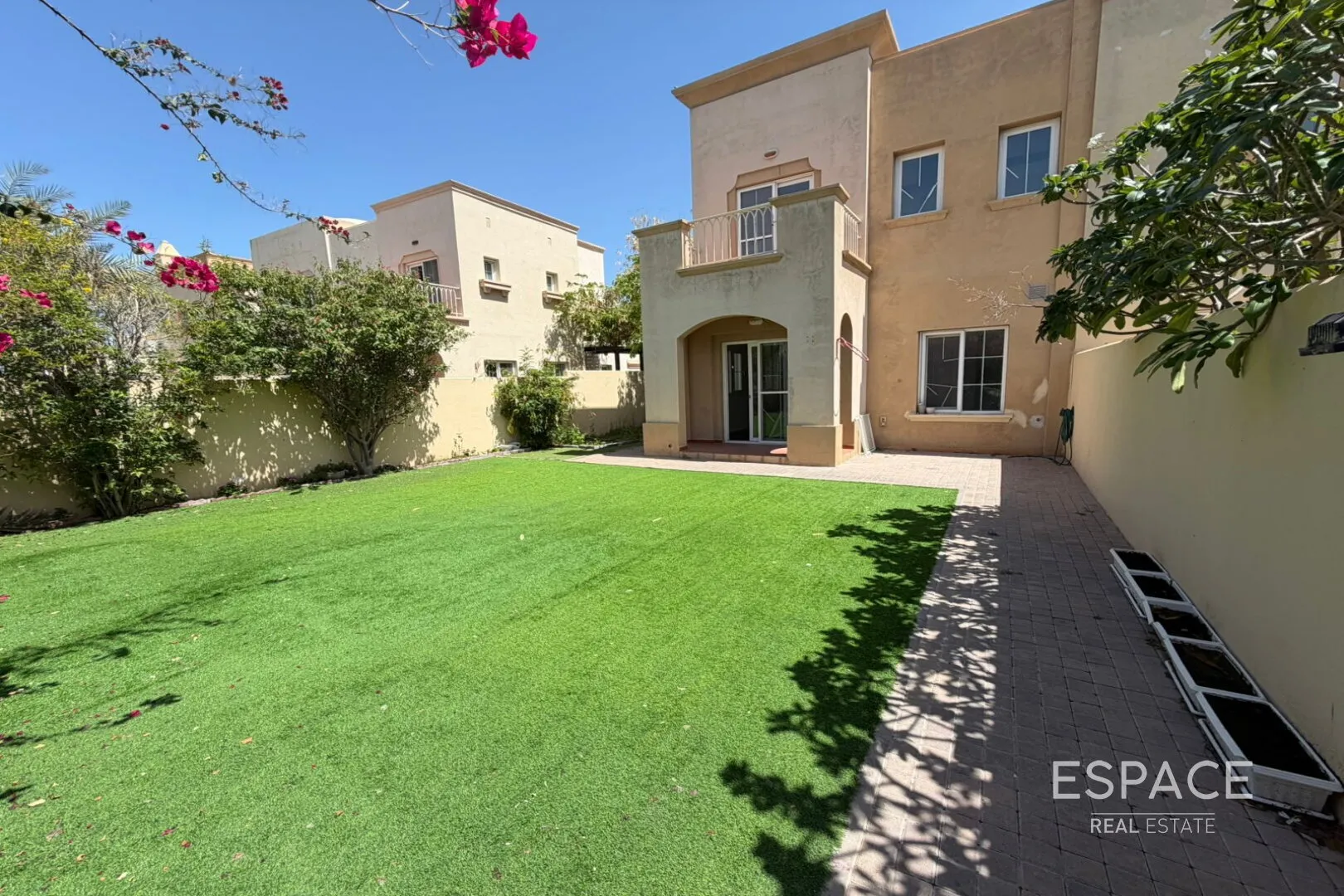 single static gallery