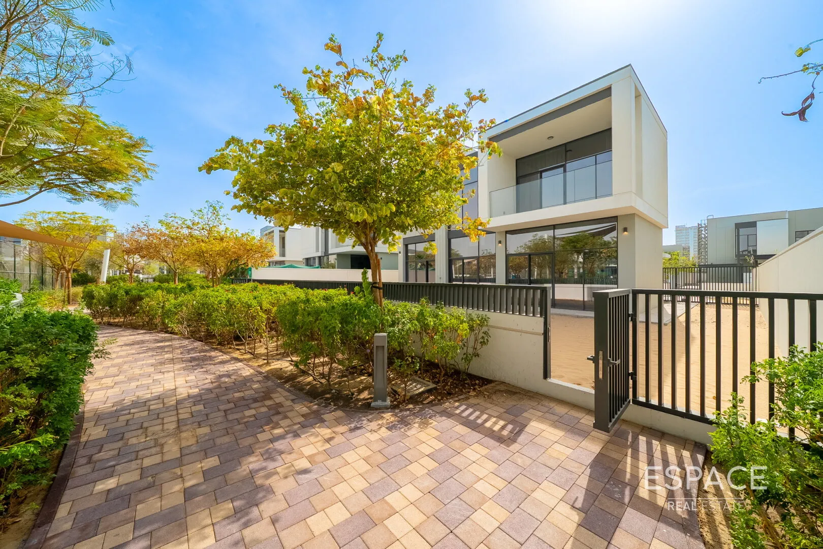 PropertiesGalleryCamera