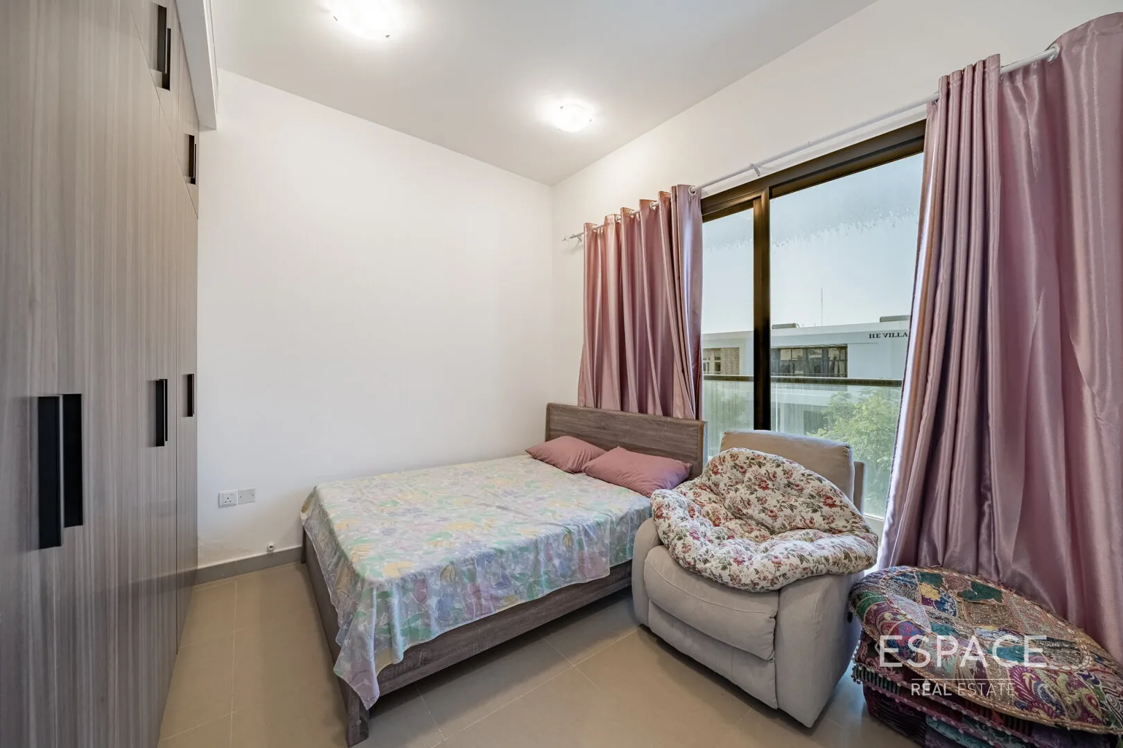 PropertiesGalleryCamera