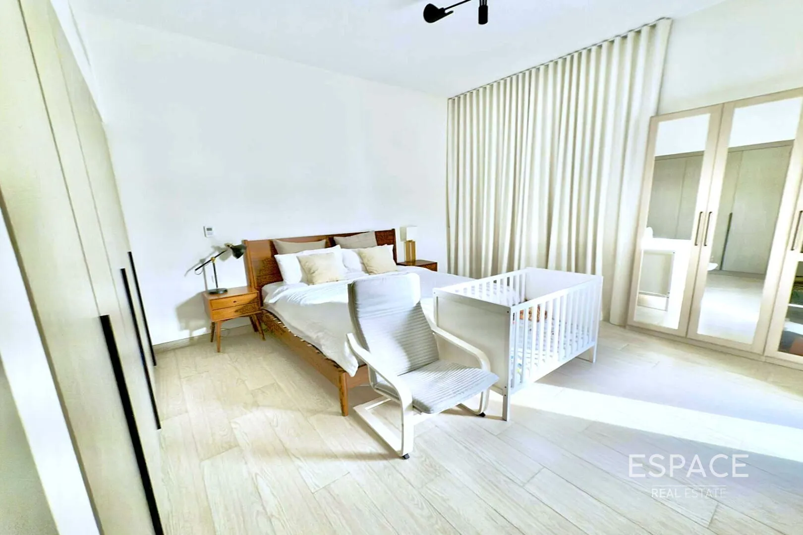 PropertiesGalleryCamera