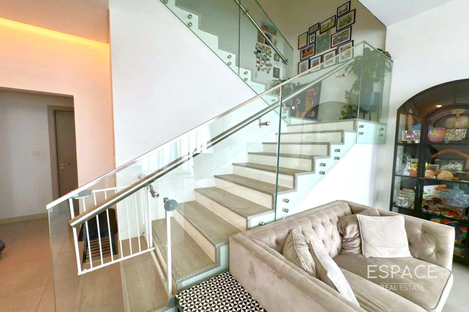 PropertiesGalleryCamera