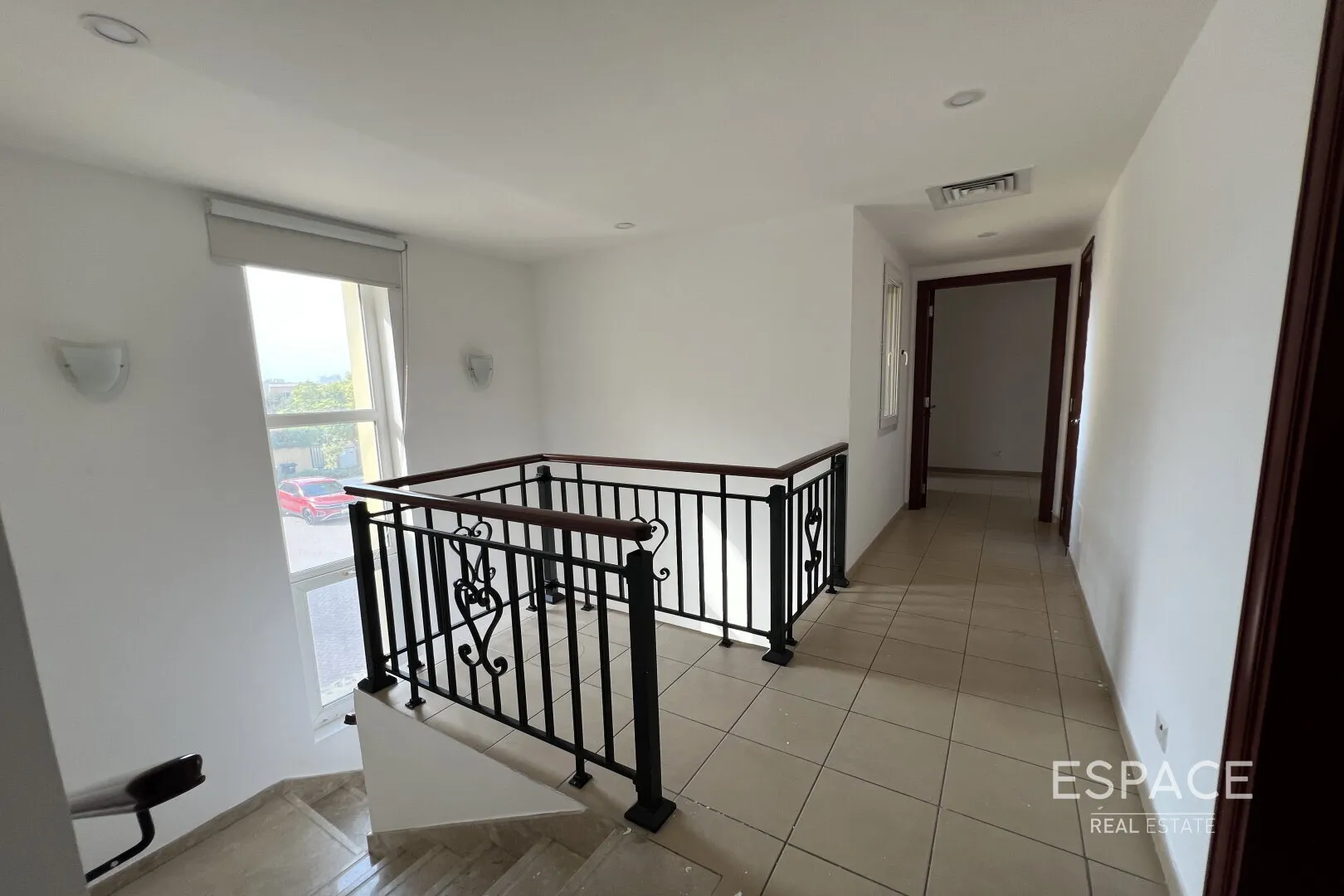 single static gallery