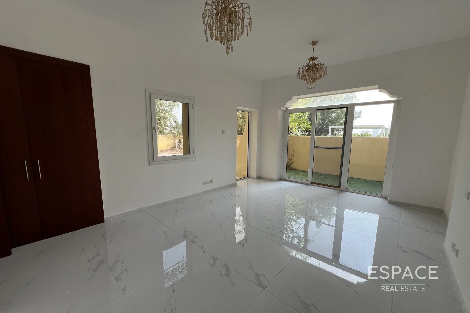 single static gallery