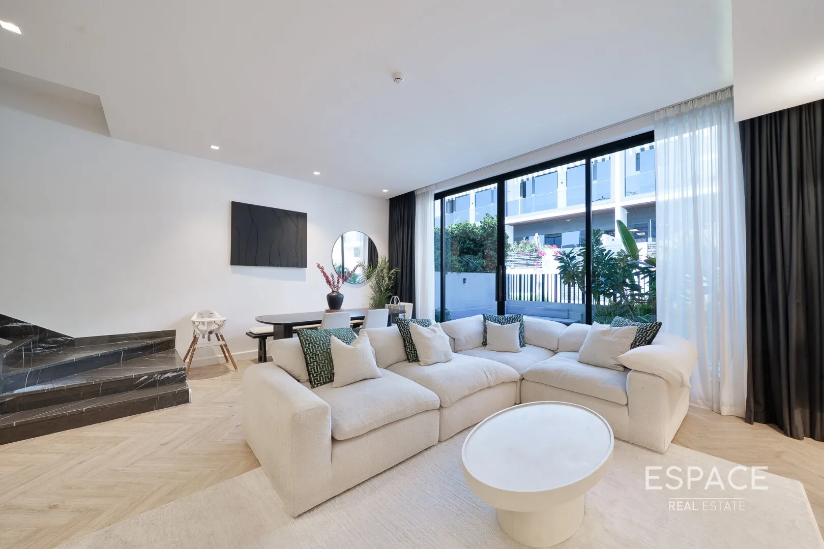 single static gallery