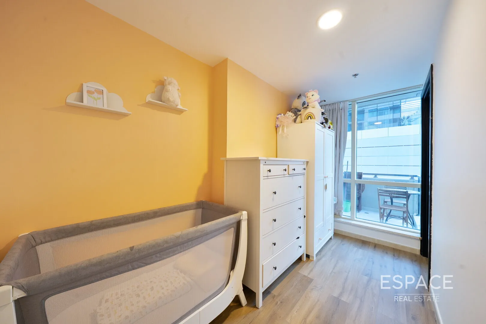 PropertiesGalleryCamera