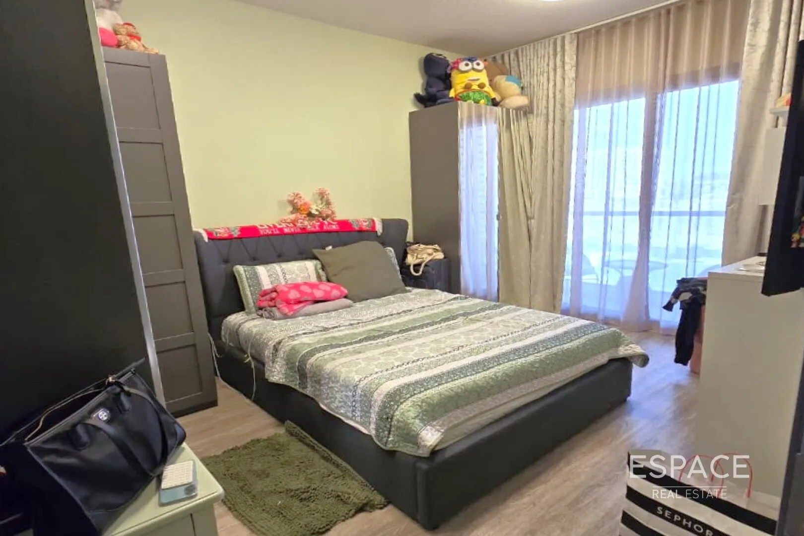 PropertiesGalleryCamera
