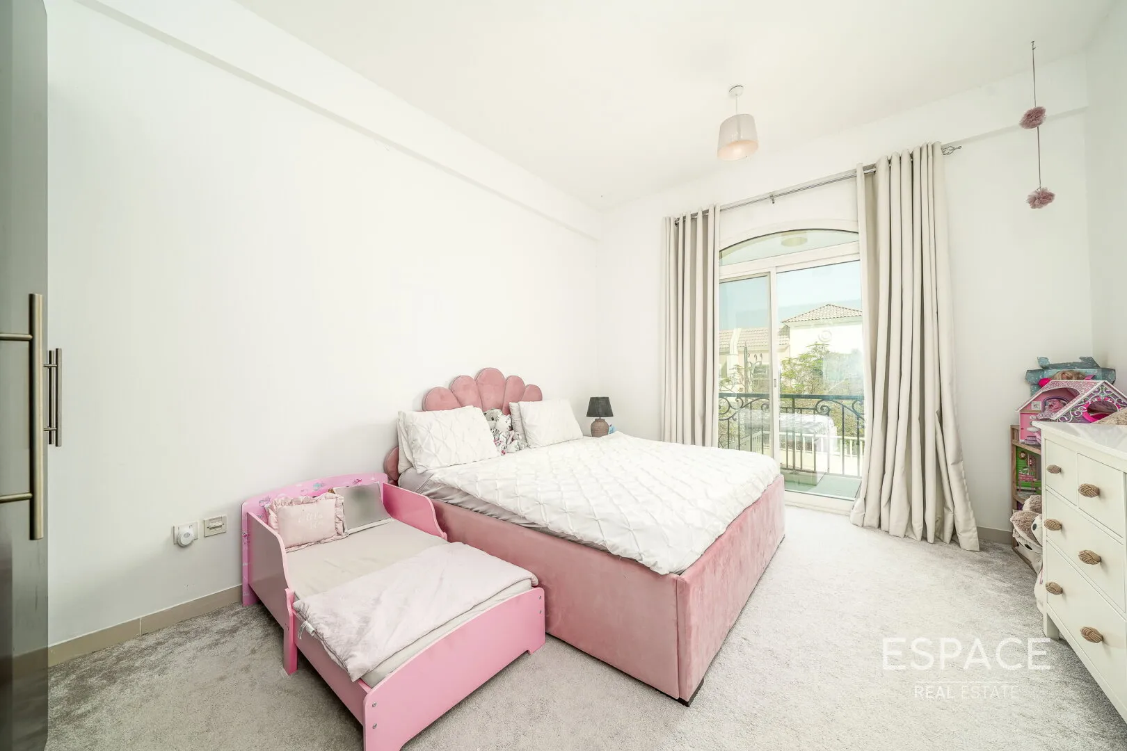 PropertiesGalleryCamera