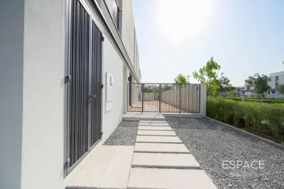 Aura Gardens, Tilal Al Ghaf, Dubai - Espace