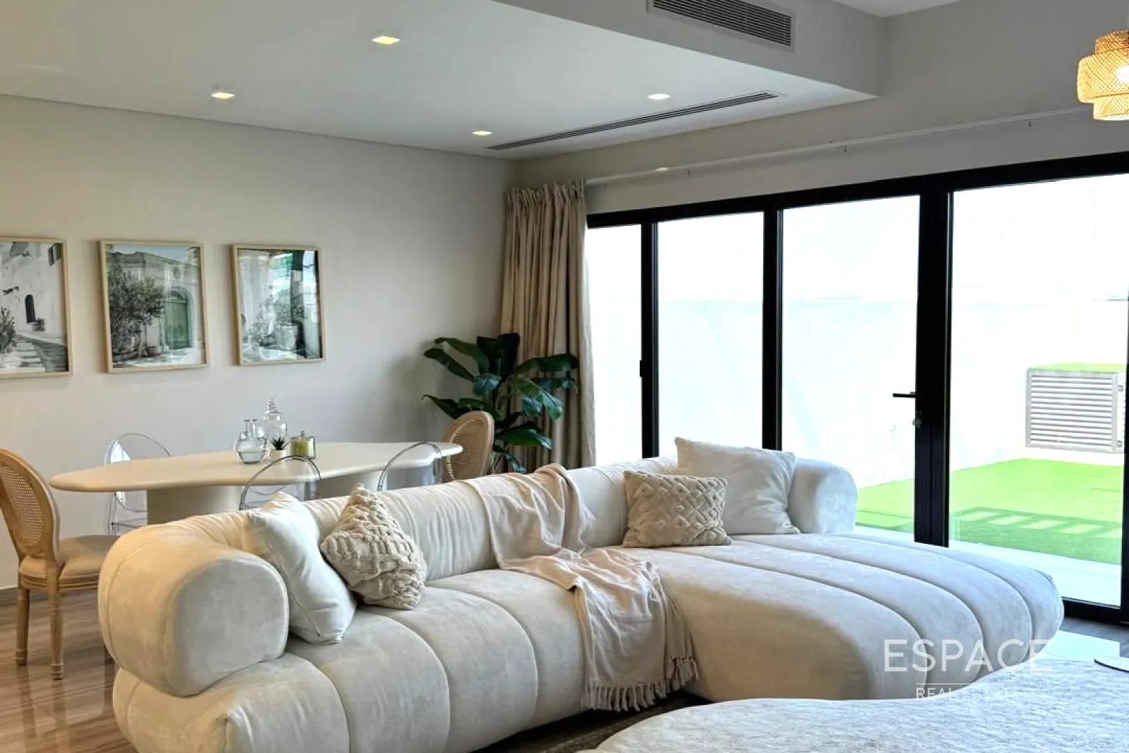 single static gallery