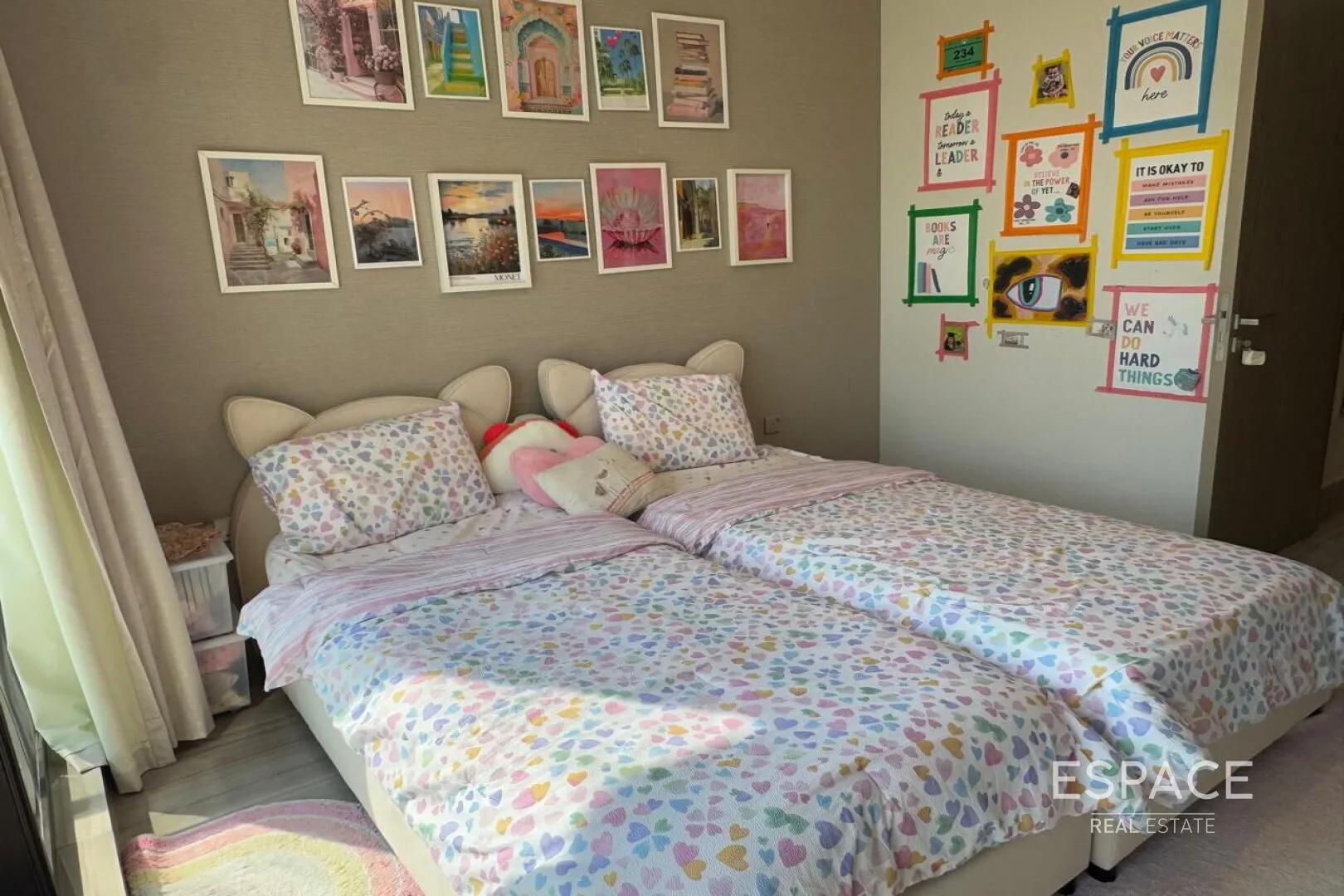 single static gallery