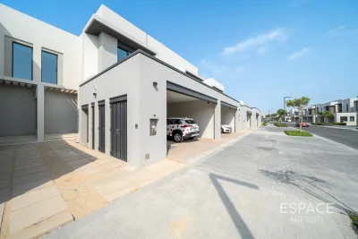 Jebel Ali Village Villas, Jebel Ali, Dubai - Espace