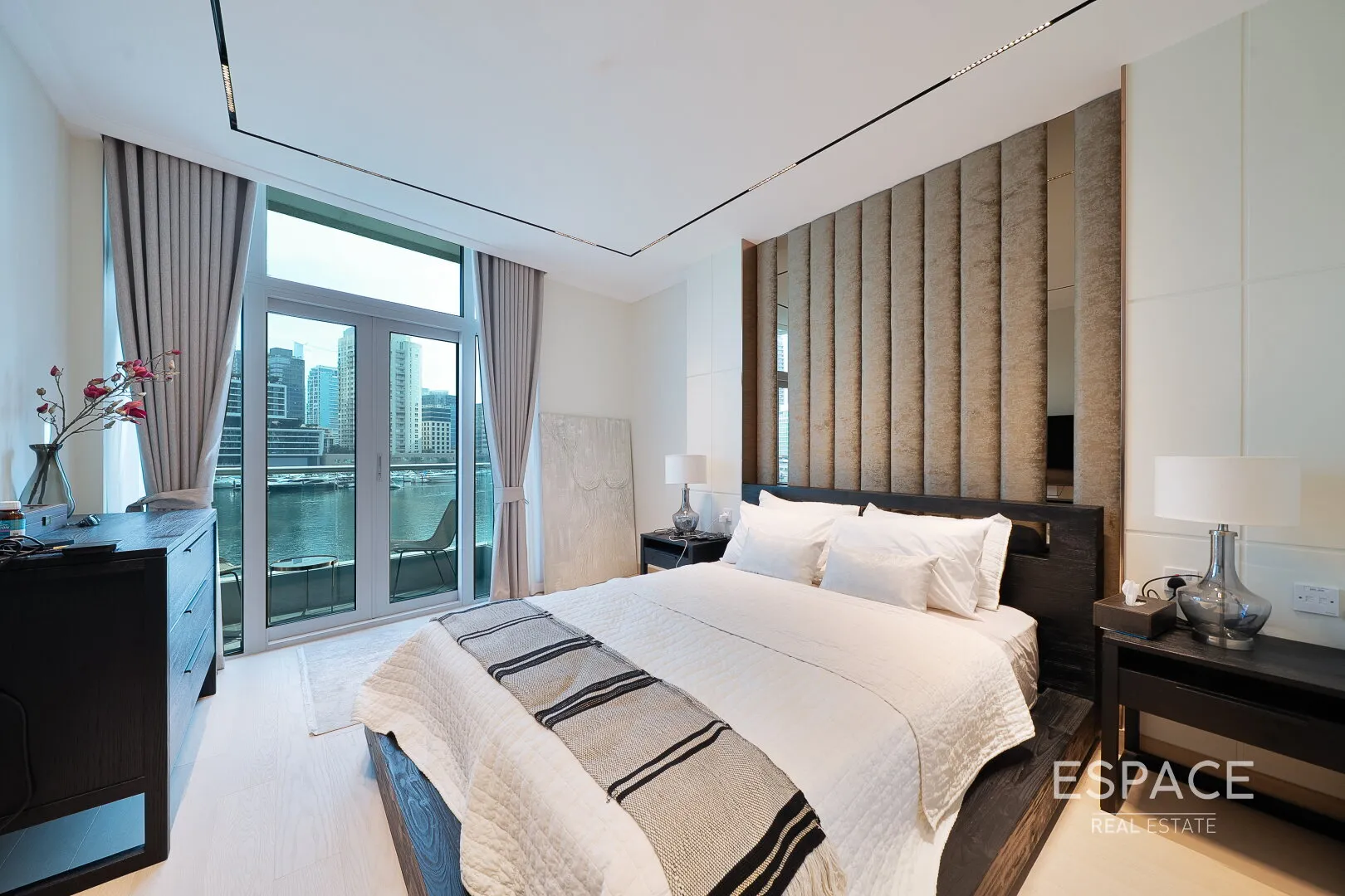 single static gallery