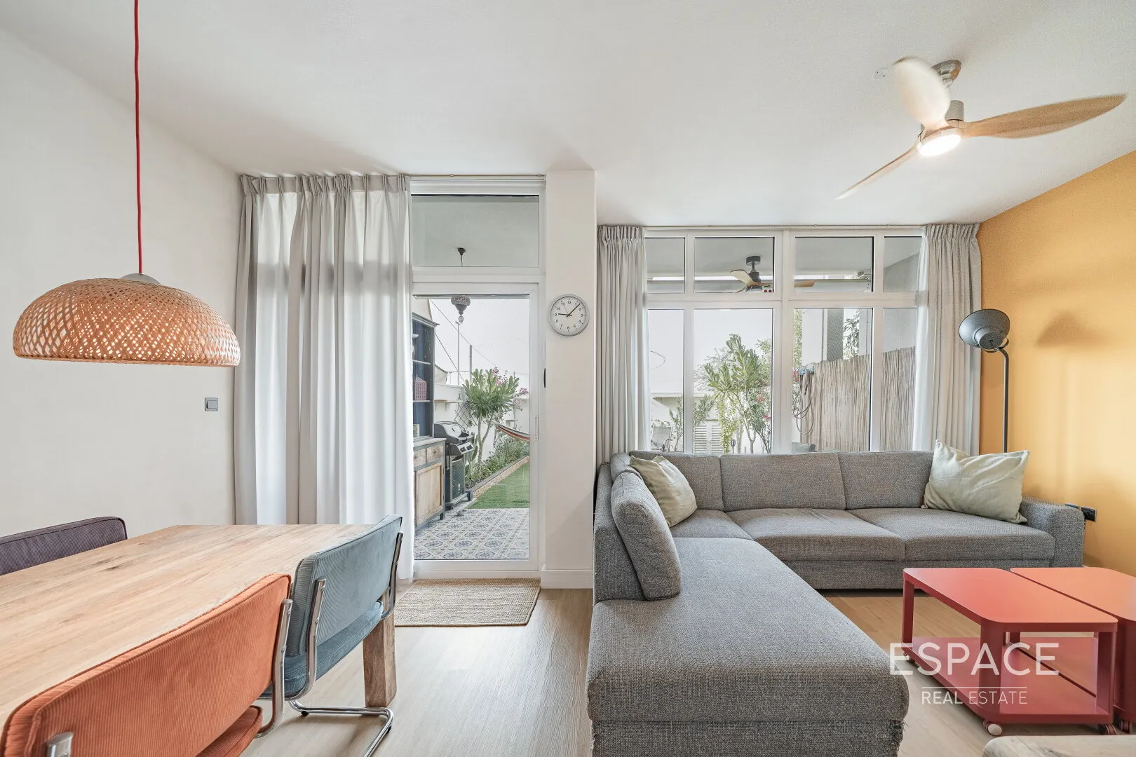 single static gallery