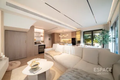 Aura Gardens, Tilal Al Ghaf, Dubai - Espace