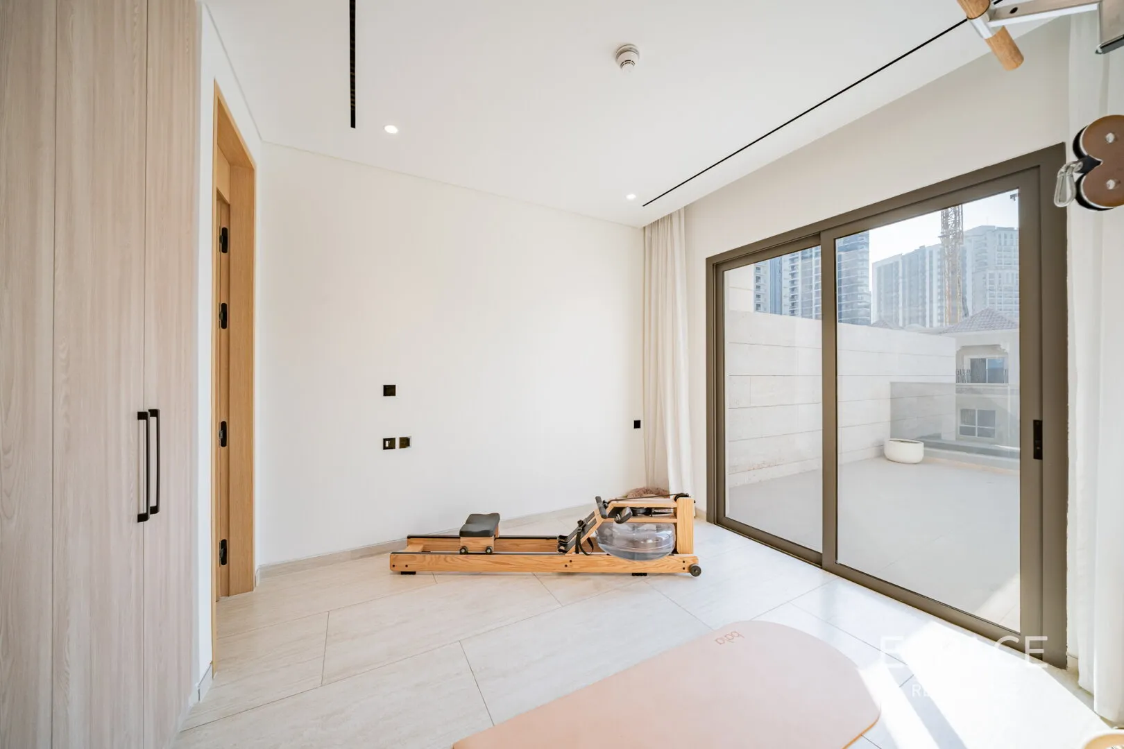 PropertiesGalleryCamera