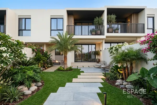 Jebel Ali Village Villas, Jebel Ali, Dubai - Espace