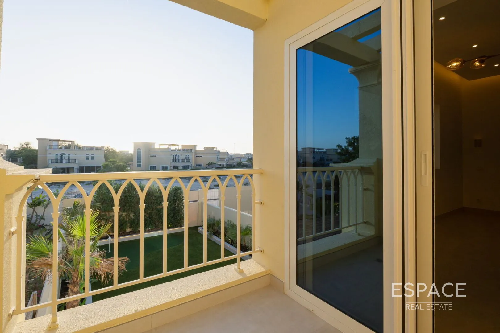 PropertiesGalleryCamera