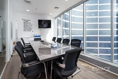 I Rise Tower, Barsha Heights, Dubai - Espace