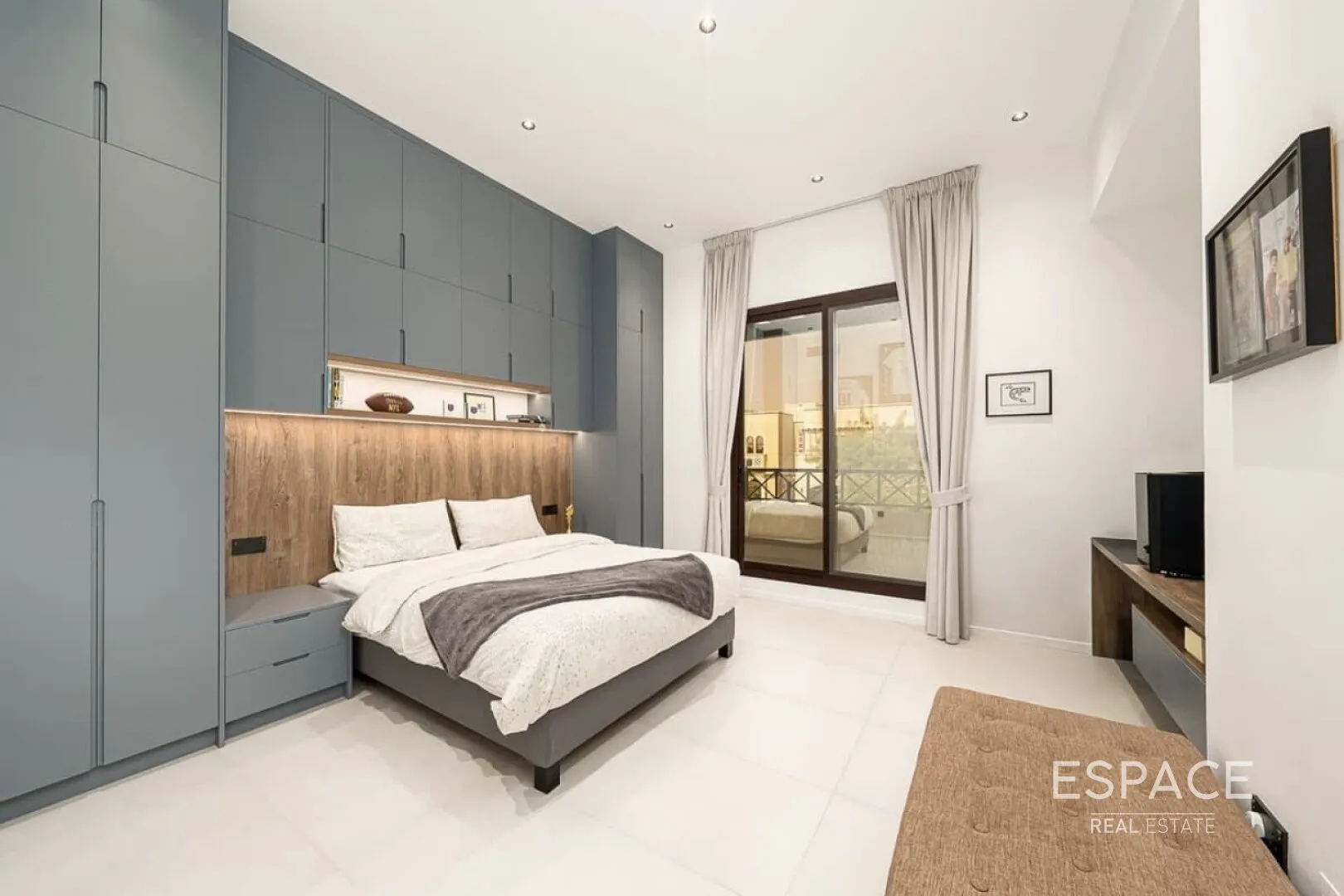 PropertiesGalleryCamera