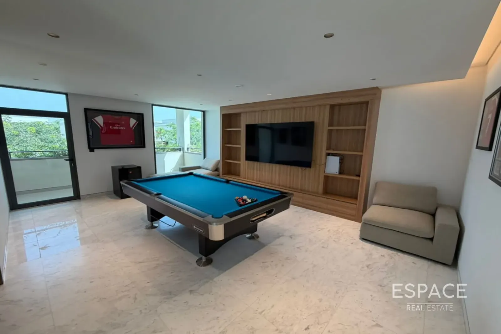PropertiesGalleryCamera
