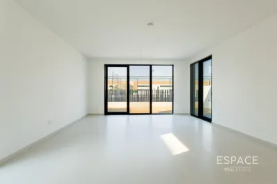 Jebel Ali Village Villas, Jebel Ali, Dubai - Espace