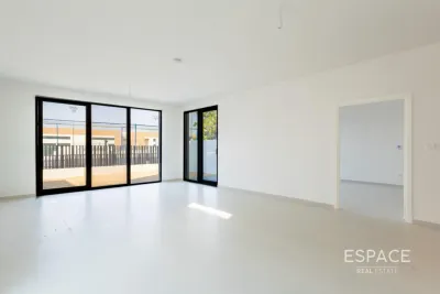 Jebel Ali Village Villas, Jebel Ali, Dubai - Espace