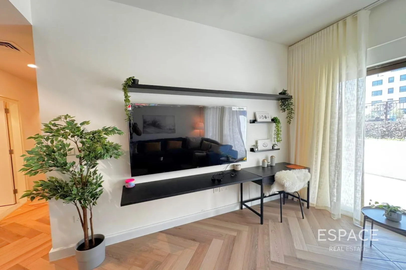 single static gallery