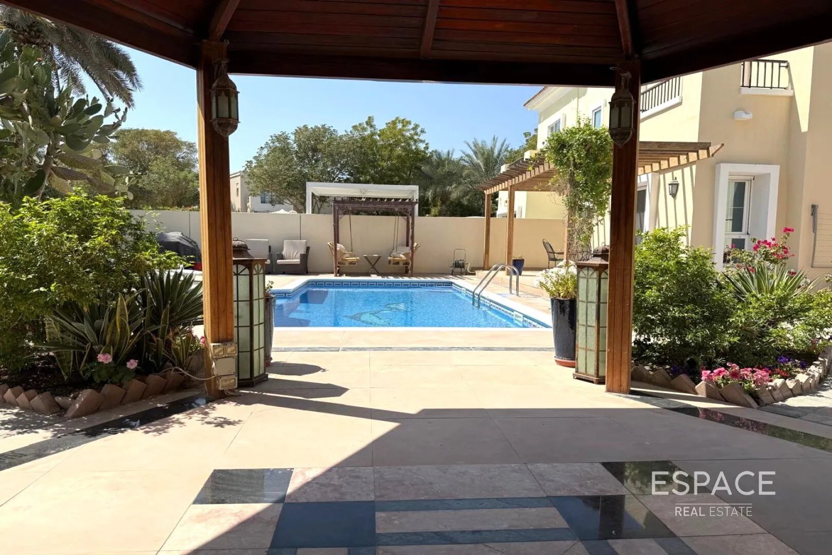 single static gallery