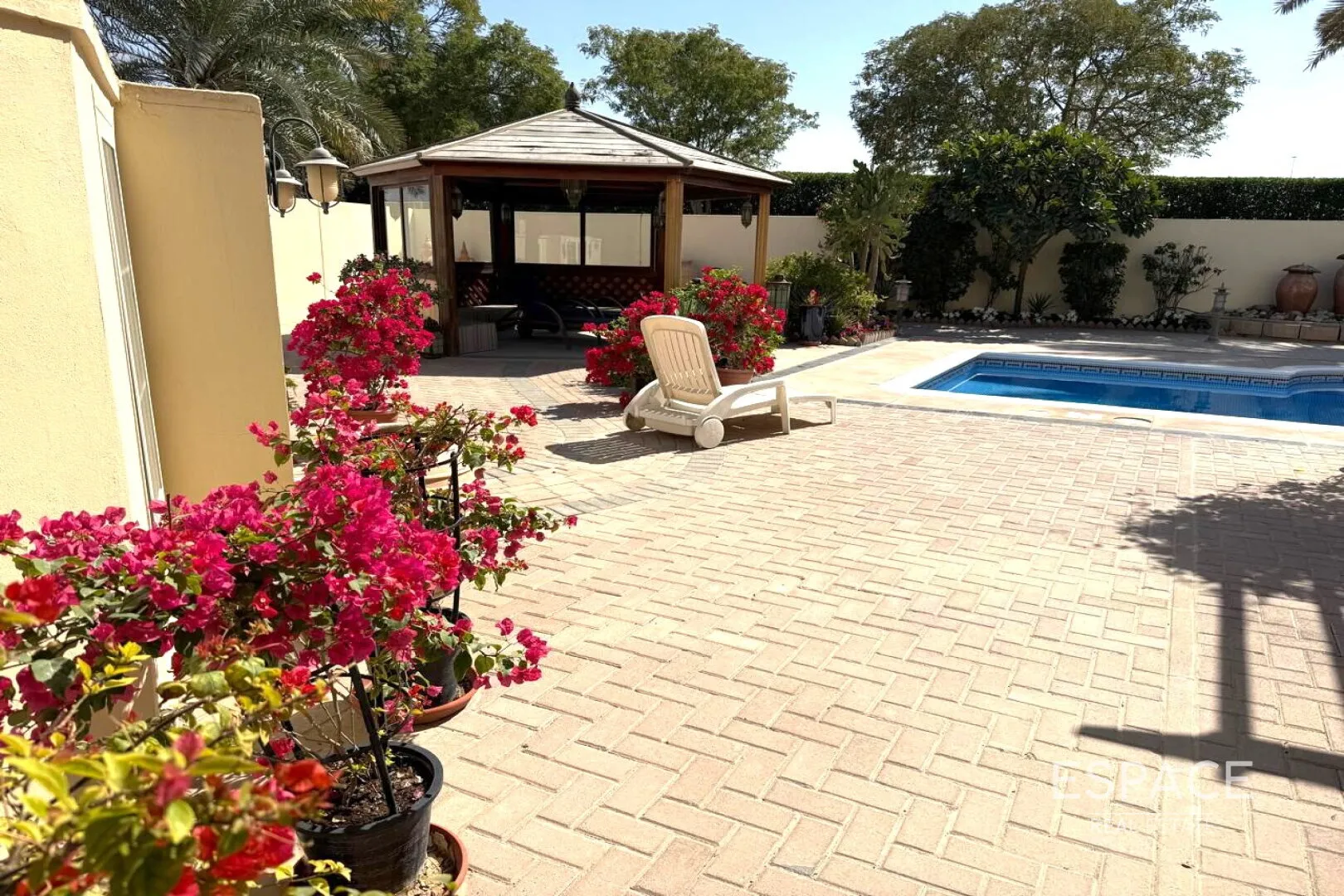 single static gallery