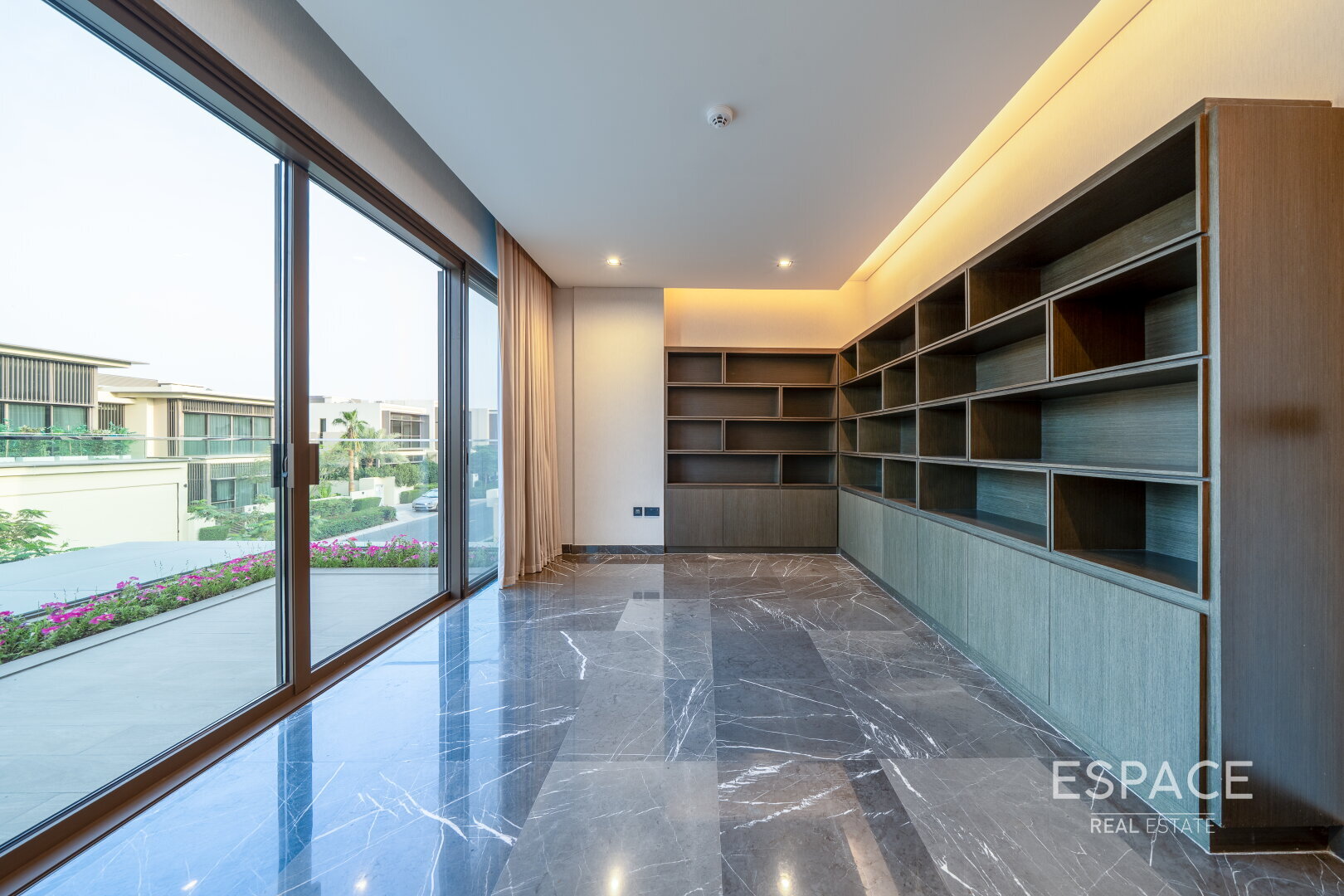 PropertiesGalleryCamera