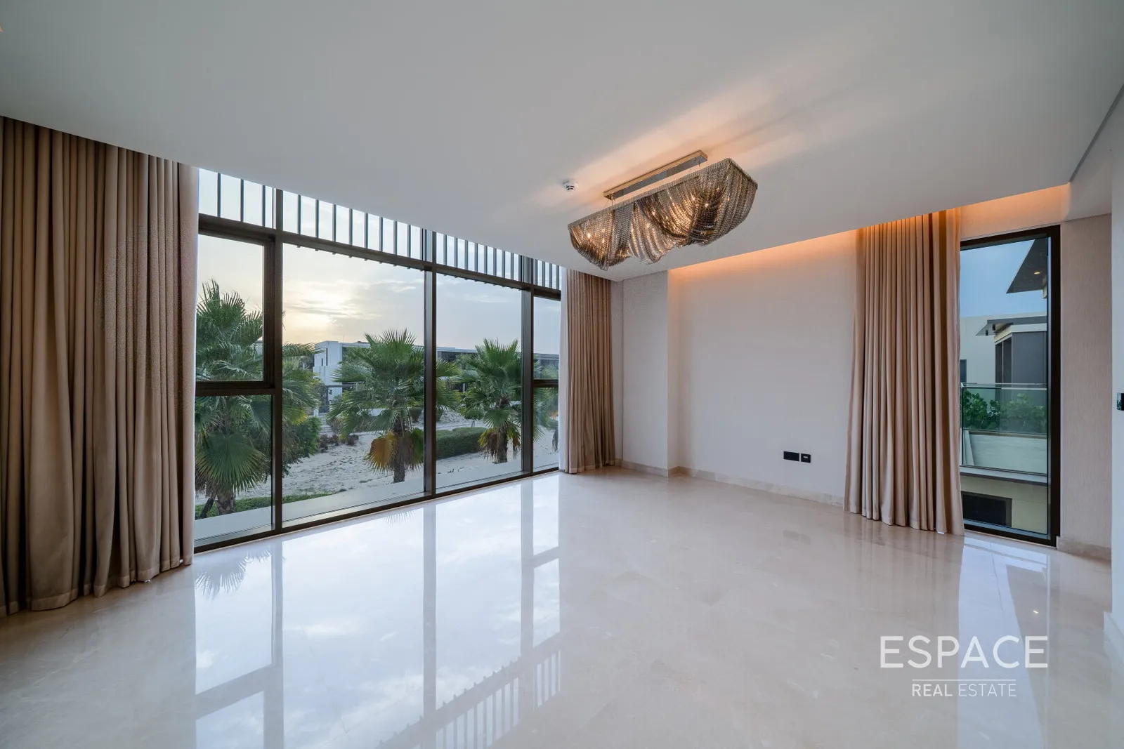 PropertiesGalleryCamera